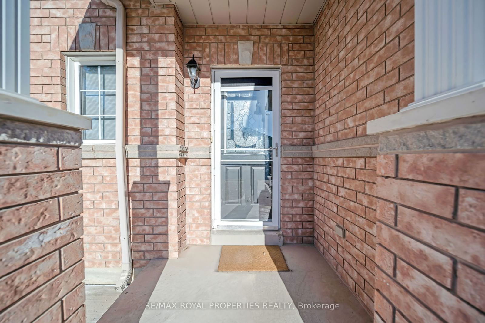 Townhouse for lease at 10 Sewells Lane, Brampton, Fletcher's Meadow, L7A 3A1 - MLS: W11967893