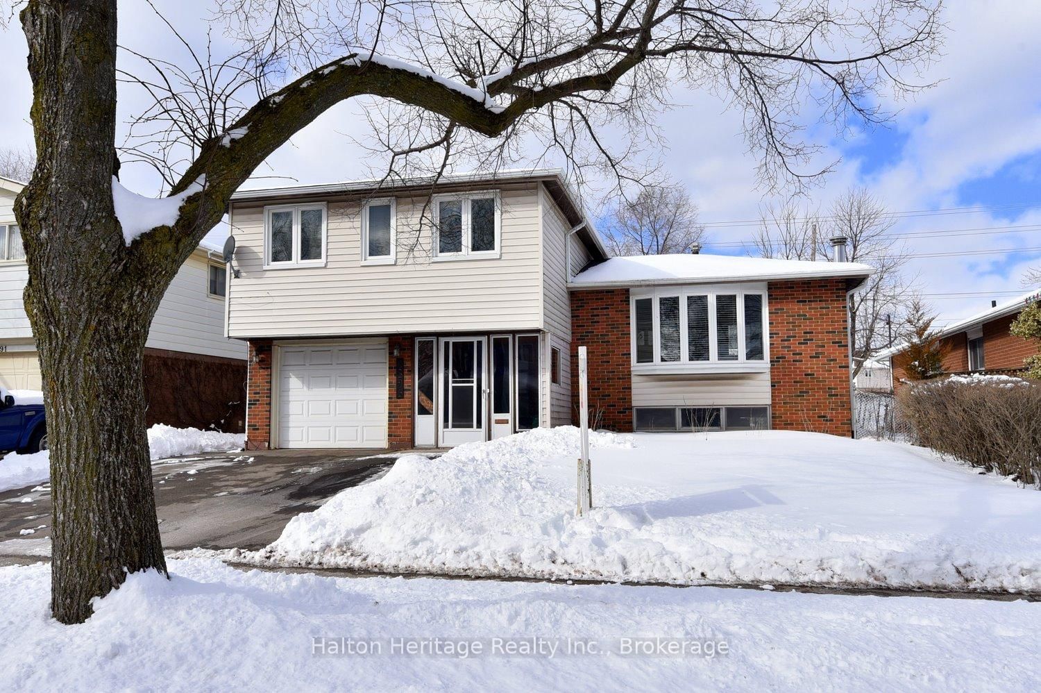 Detached House sold at 4395 Bennett Road, Burlington, Appleby, L7L 1Y5 - MLS: W11967902