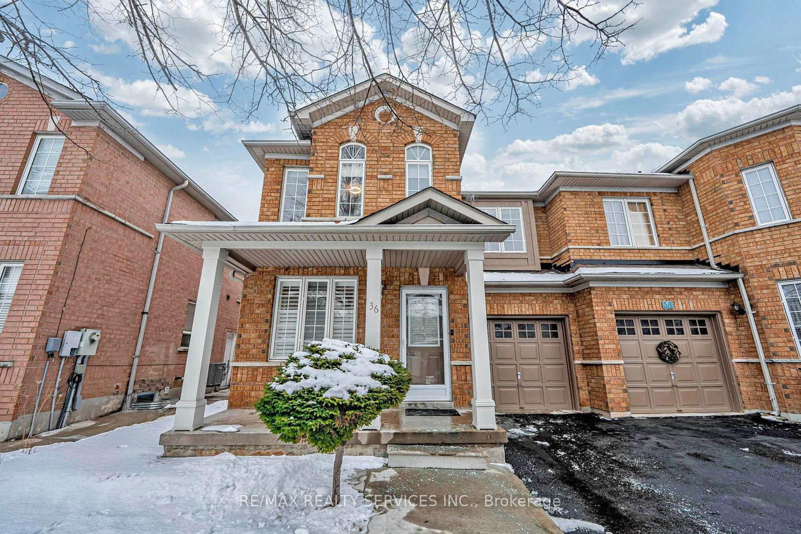 Semi-Detached House sold at 36 Starhill Crescent, Brampton, Sandringham-Wellington, L6R 2W1 - MLS: W11968130