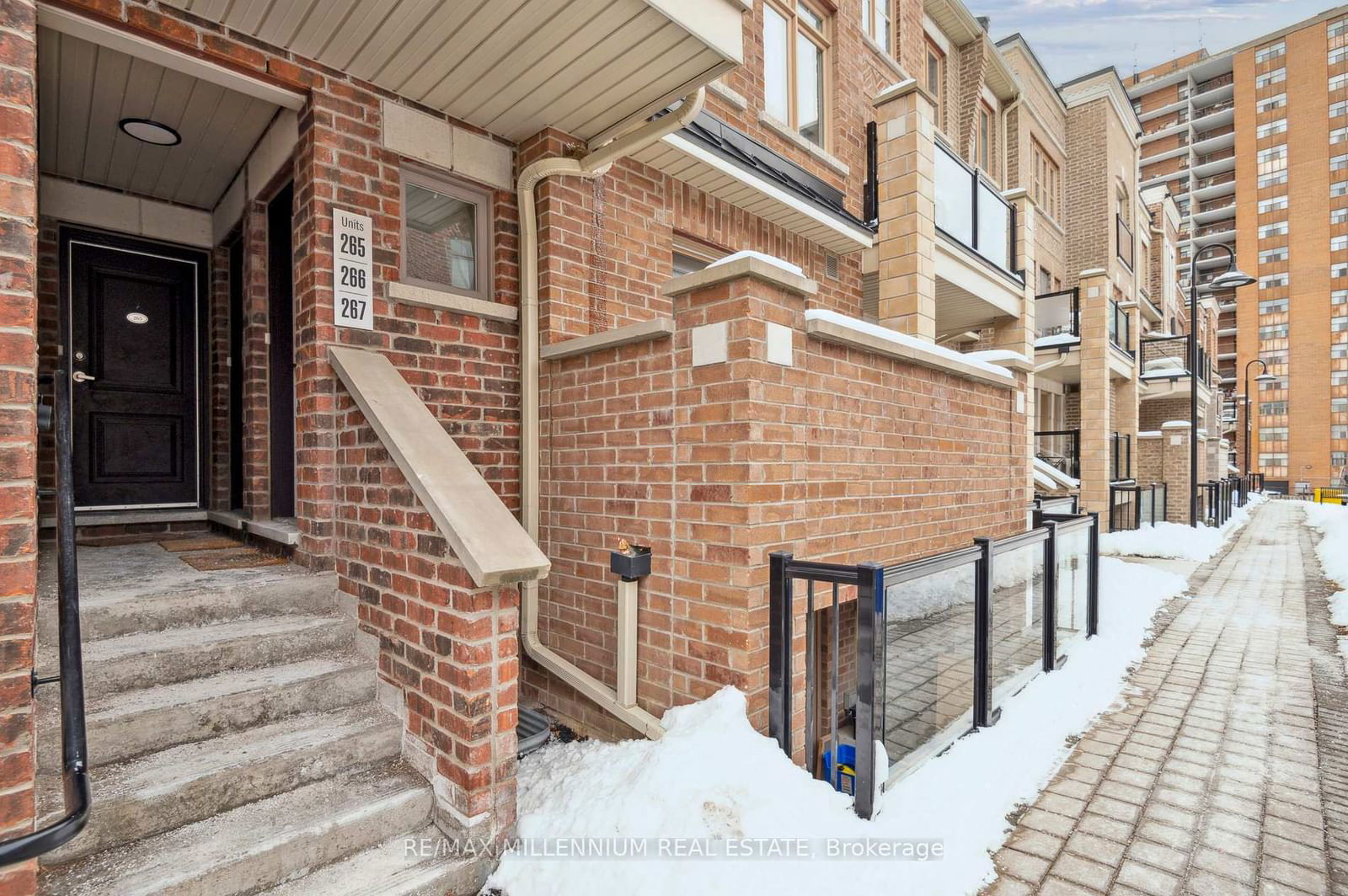 Townhouse sold at 265-60 Parrotta Drive, Toronto, Humberlea-Pelmo Park W5, M9M 0E5 - MLS: W11968184