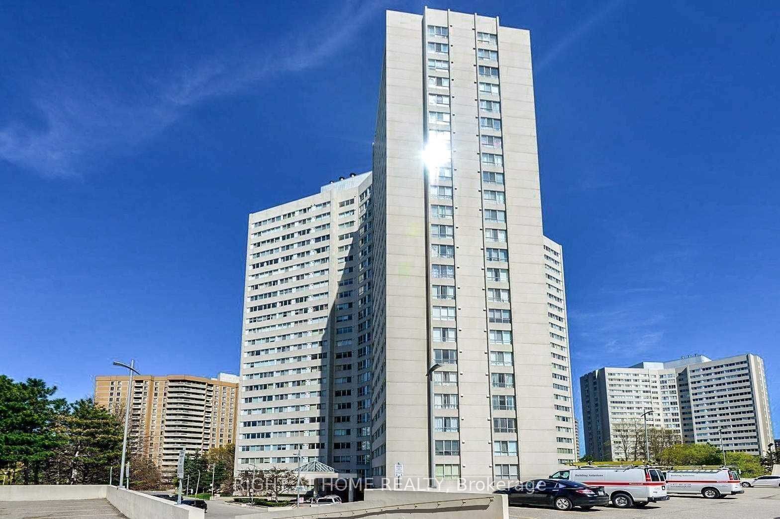 Condo for lease at SPH8-3700 Kaneff Crescent, Mississauga, Mississauga Valleys, L5A 4B8 - MLS: W11968299