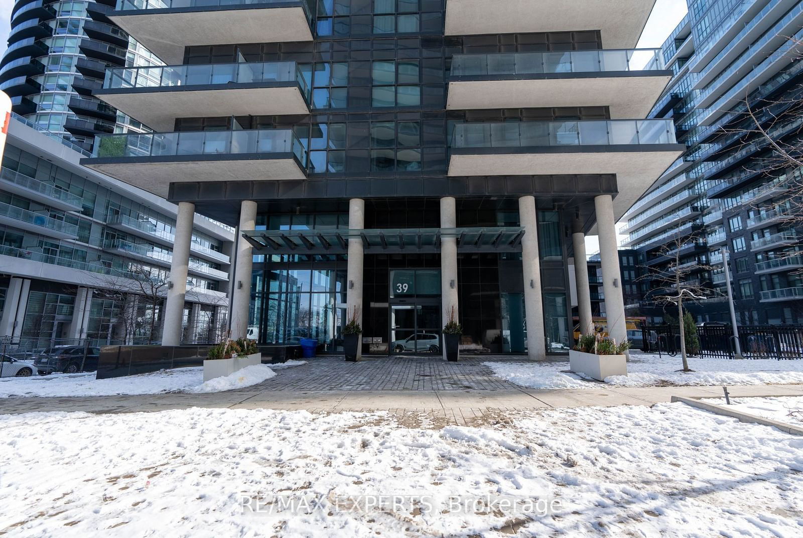 Condo for lease at 303-39 Annie Craig Drive, Toronto, Mimico, M8V 0C5 - MLS: W11968369