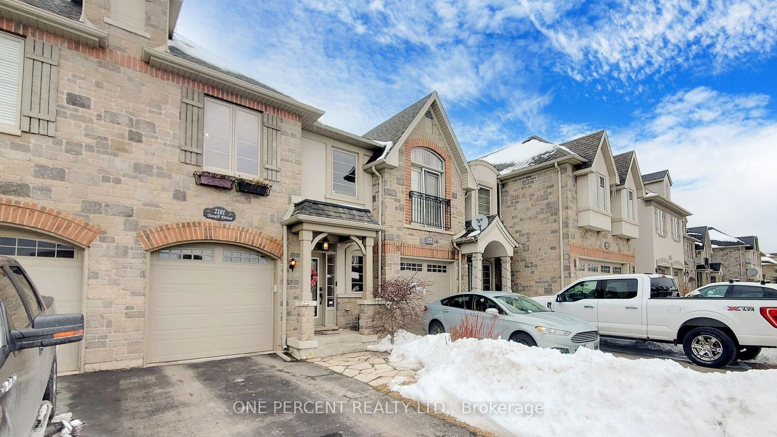 Townhouse sold at 2101 Tovell Drive, Oakville, West Oak Trails, L6M 0C4 - MLS: W11968745