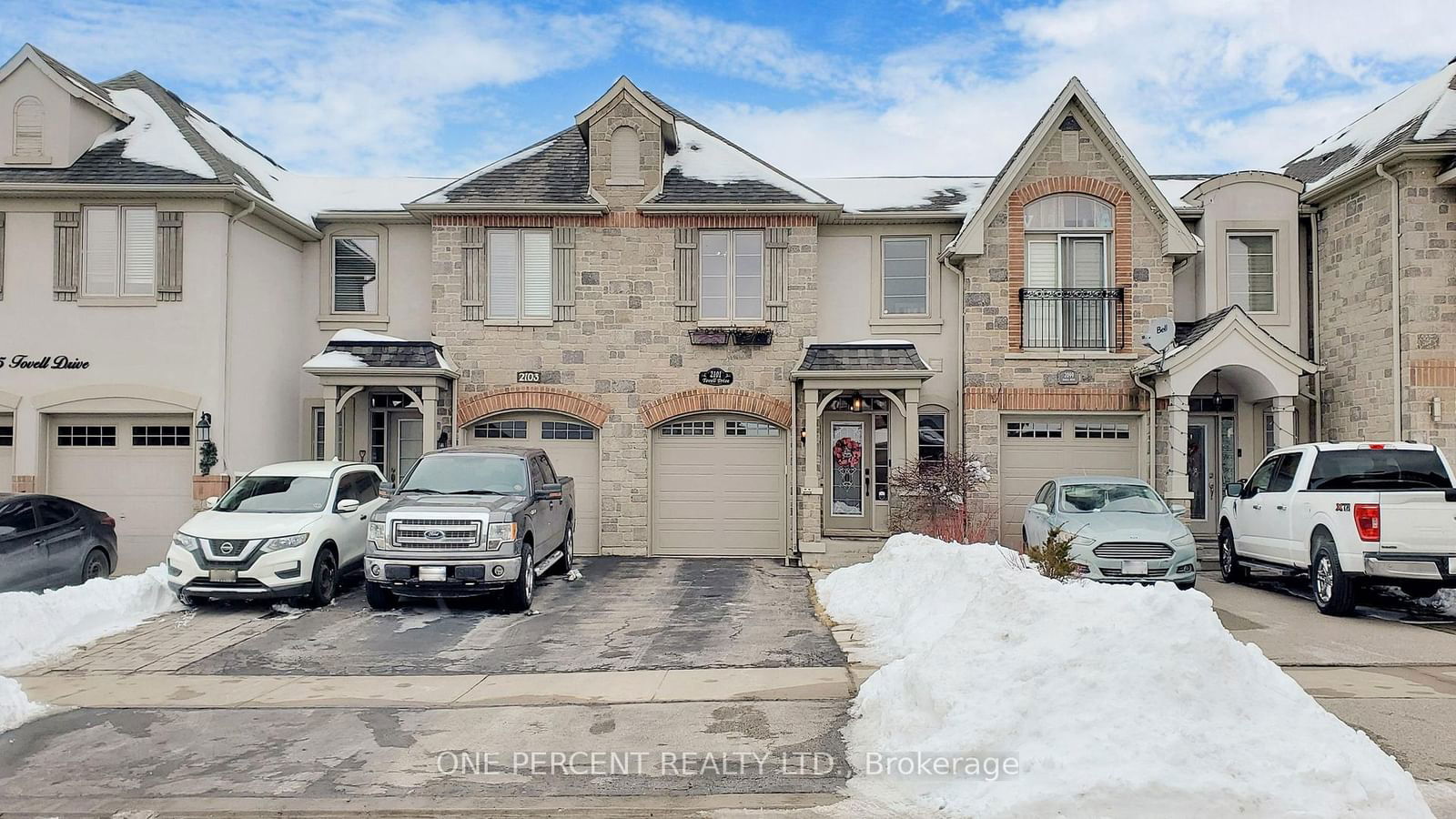 Townhouse sold at 2101 Tovell Drive, Oakville, West Oak Trails, L6M 0C4 - MLS: W11968745