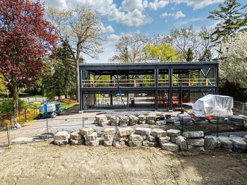 1470 Pinetree Cres, Mississauga, L5G 2S8 | Image 2