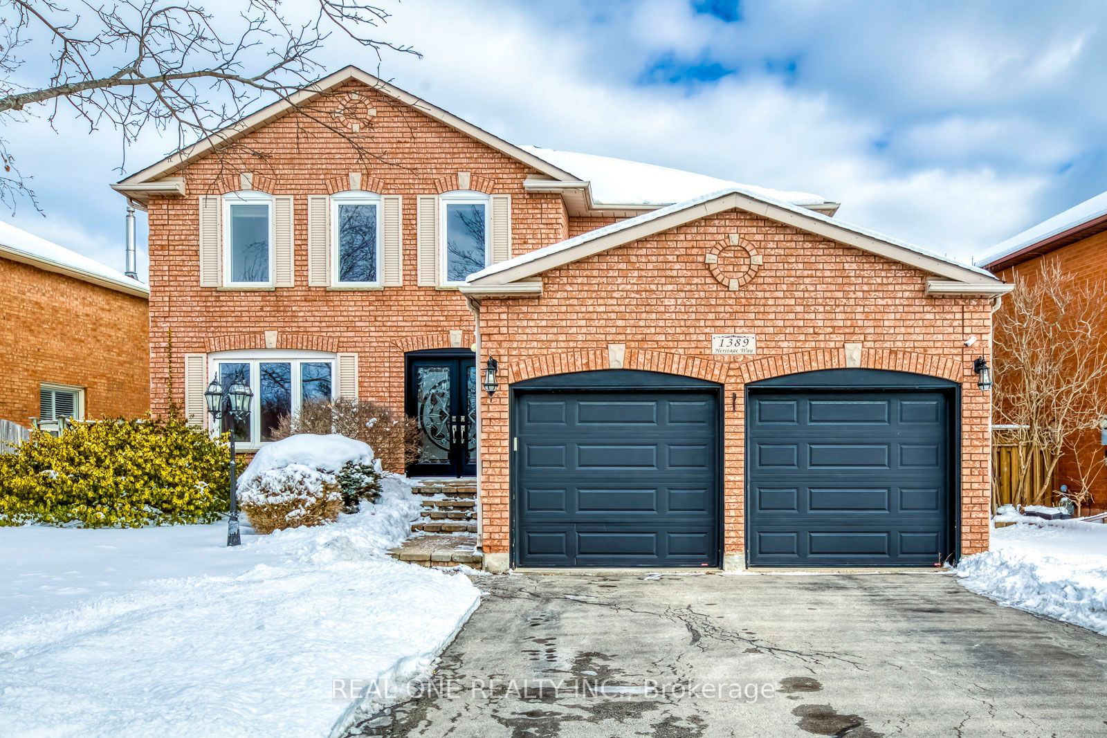 Detached House for sale at 1389 Heritage Way, Oakville, Glen Abbey, L6M 3C2 - MLS: W11968847