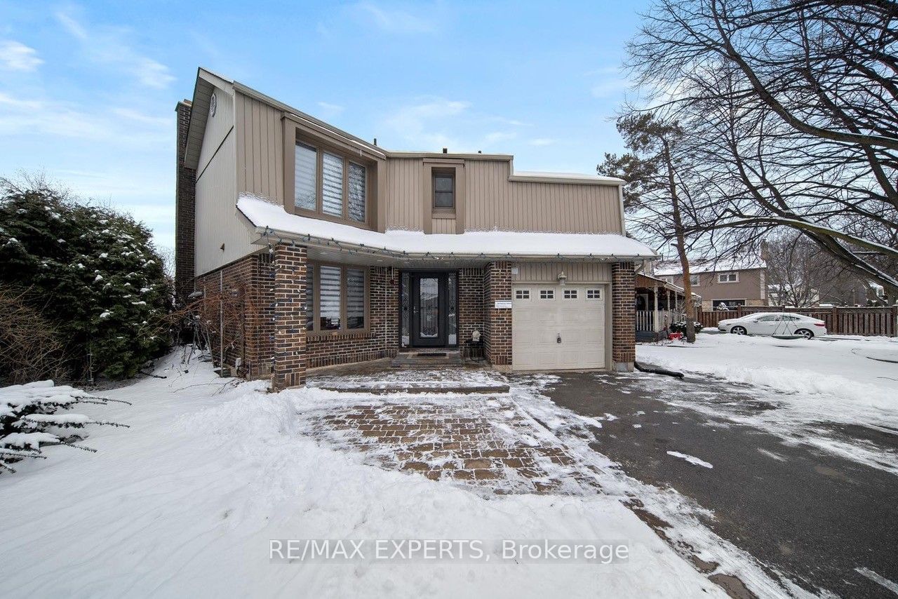 Detached House for sale at 42 Montcalm Place, Brampton, Central Park, L6S 2X6 - MLS: W11969259