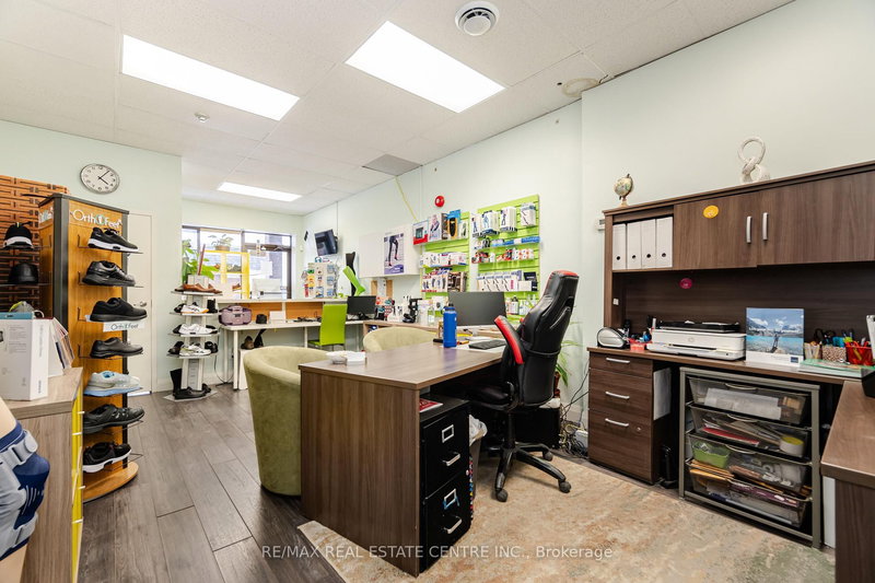 8 - 5291 Lakeshore Rd, Burlington, L7L 1C7 | Image 2