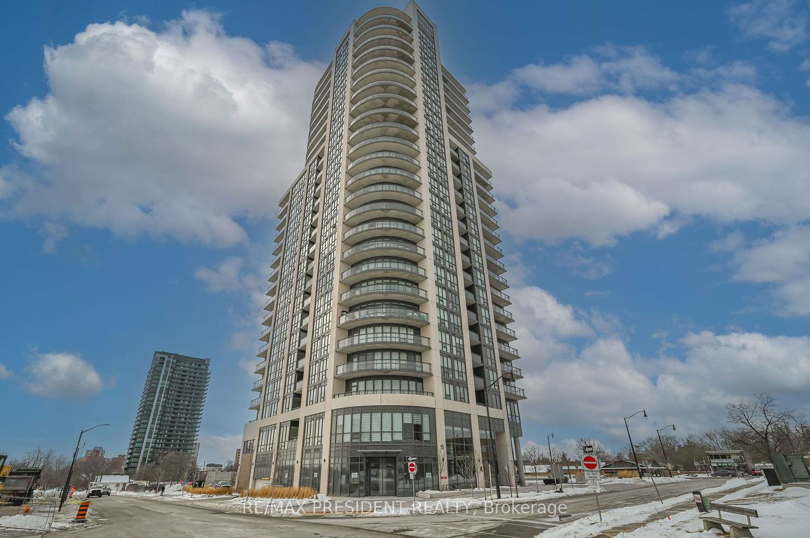 Condo sold at 902-15 Lynch Street, Brampton, Downtown Brampton, L6W 2Z8 - MLS: W11969275