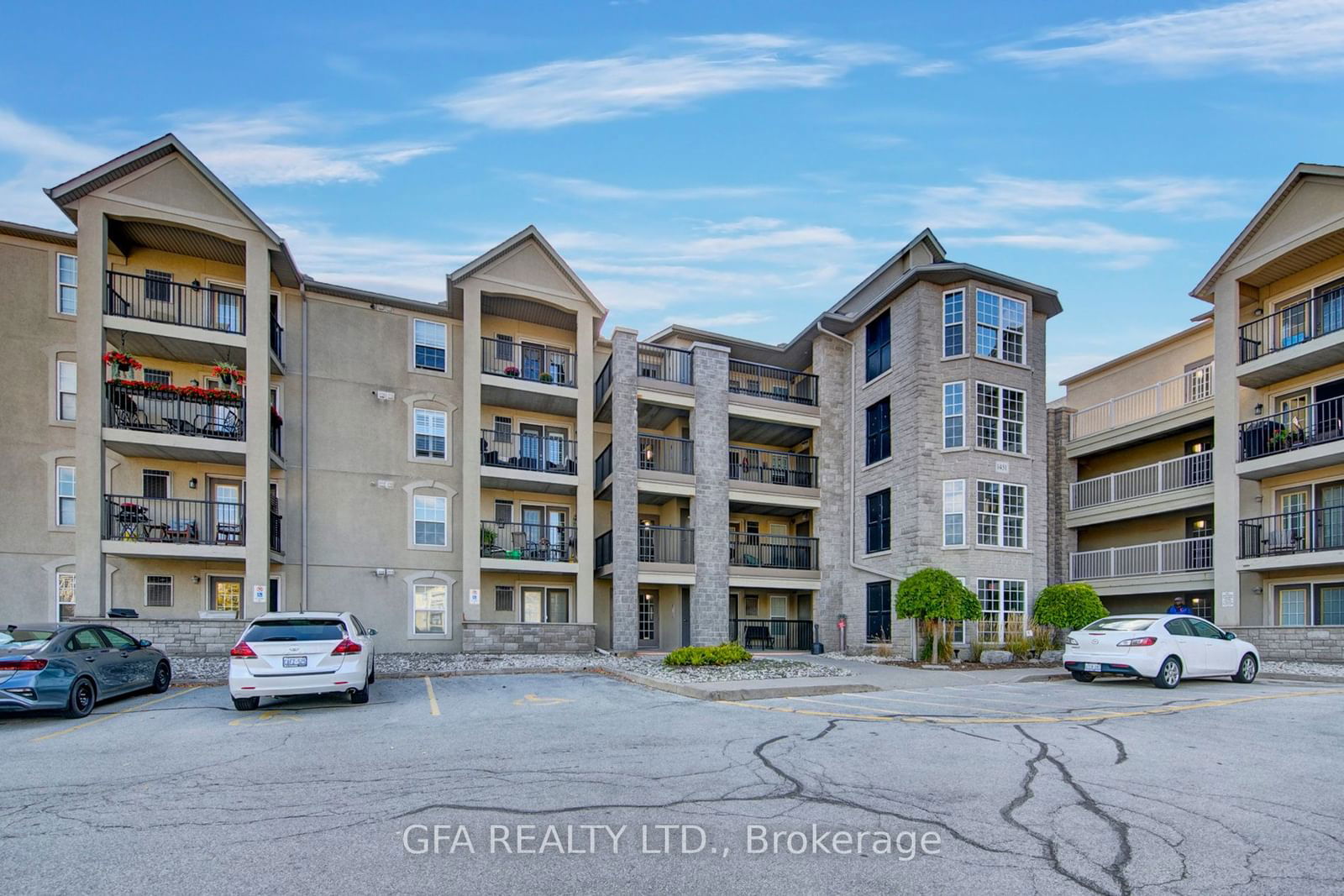 Condo for sale at 201-1451 Walkers Line, Burlington, Tansley, L7M 4P1 - MLS: W11969317