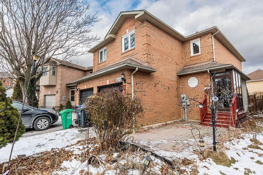 Semi-Detached House sold at 5616 Cortina Crescent, Mississauga, Hurontario, L4Z 3R3 - MLS: W11969372