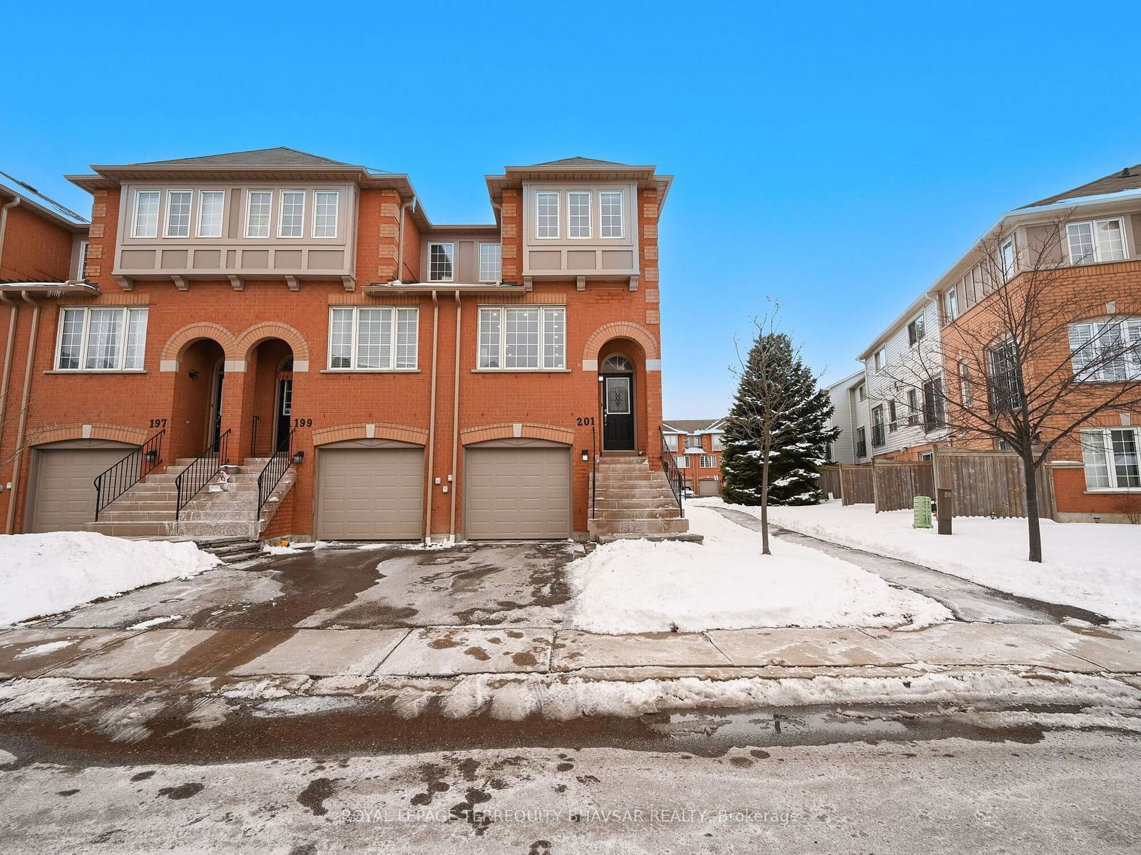 Townhouse for sale at 201-5030 Heatherleigh Avenue, Mississauga, East Credit, L5V 2G7 - MLS: W11969480