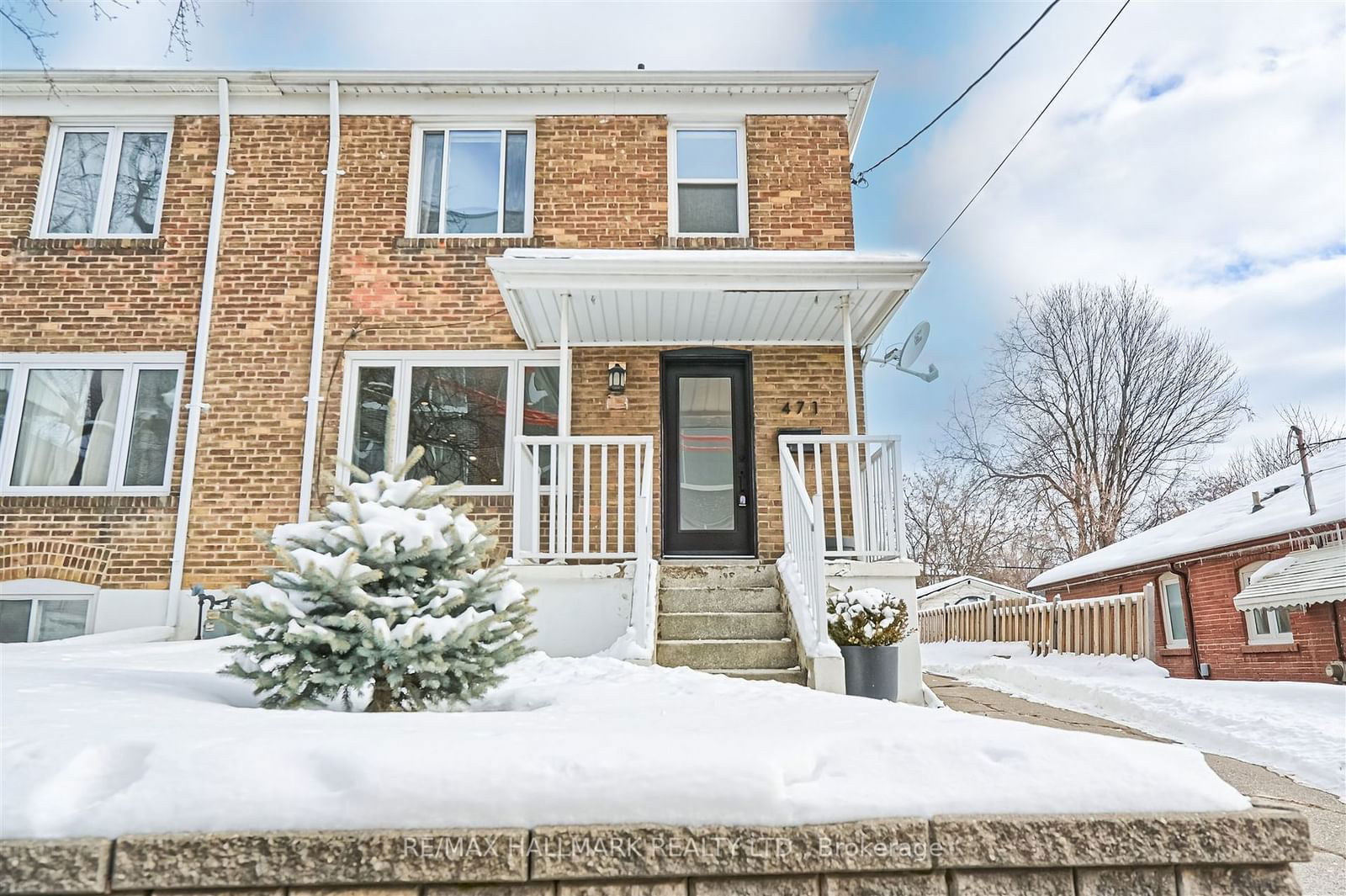 Semi-Detached House sold at 471 Gilbert Avenue, Toronto, Caledonia-Fairbank, M6E 4X4 - MLS: W11969589