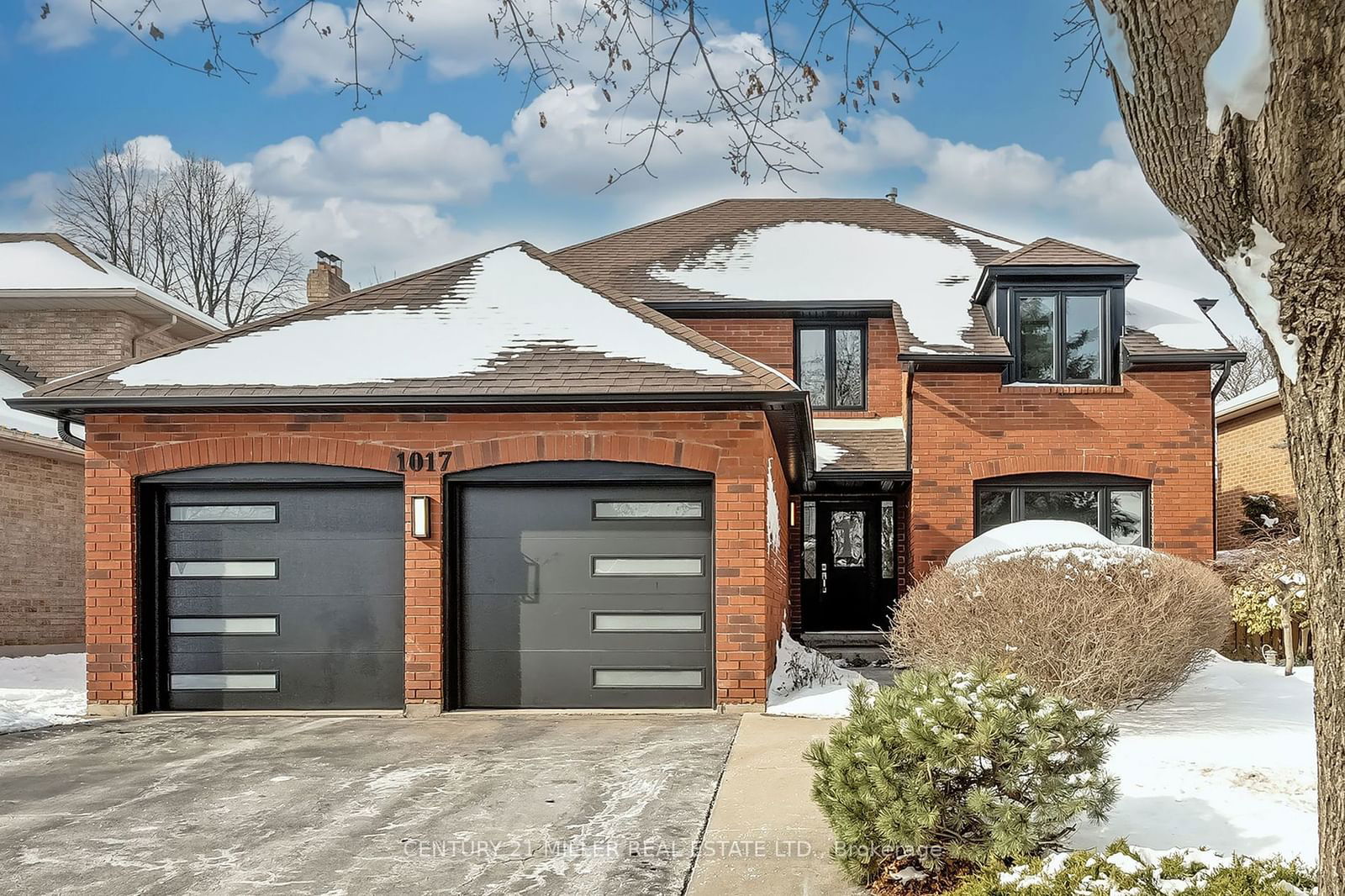 Detached House for sale at 1017 Oak Meadow Road, Oakville, Glen Abbey, L6M 1J6 - MLS: W11969691