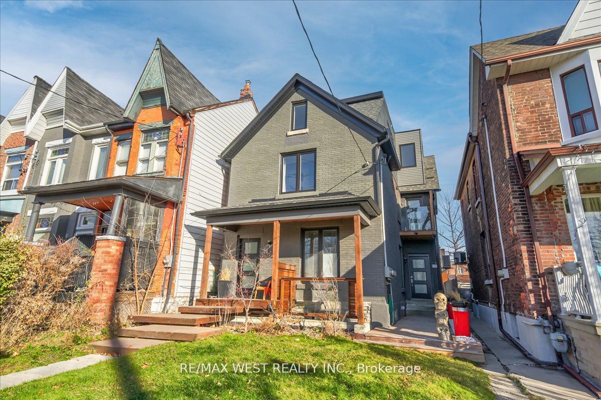 Detached House for sale at 33 Edwin Avenue, Toronto, Dovercourt-Wallace Emerson-Junction, M6P 3Z5 - MLS: W11969817