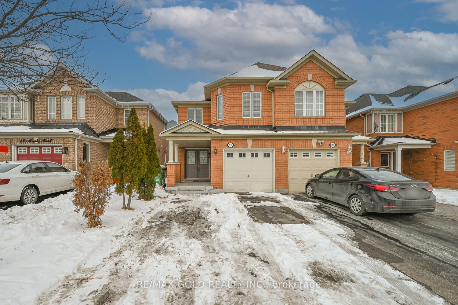 Semi-Detached House for sale at 11 Murphy Road, Brampton, Gore Industrial North, L6S 0B1 - MLS: W11970058