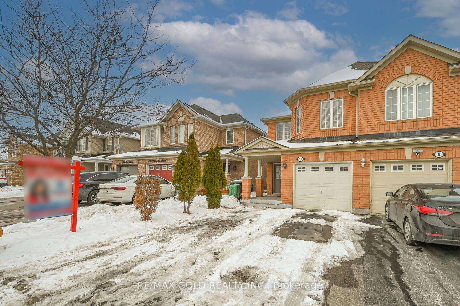 Semi-Detached House for sale at 11 Murphy Road, Brampton, Gore Industrial North, L6S 0B1 - MLS: W11970058