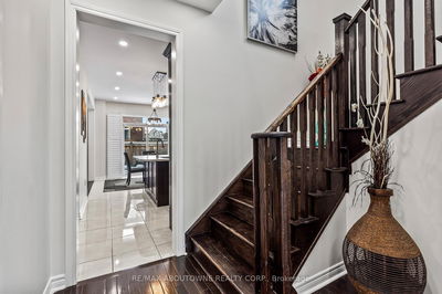 339 Sixteen Mile Dr, Oakville - Glenorchy image-0-3