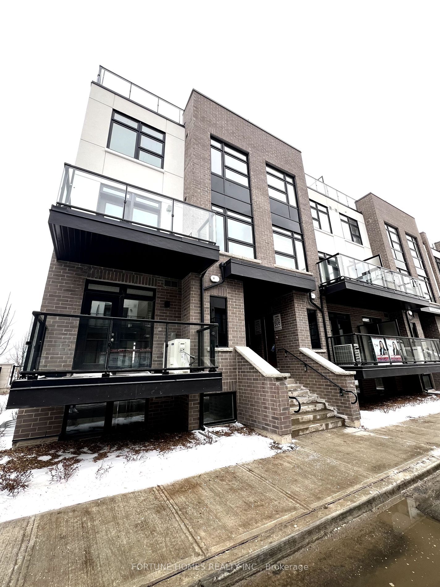 Townhouse leased at 104-1585 Rose Way, Milton, CB Cobban, L9T 7E7 - MLS: W11970171