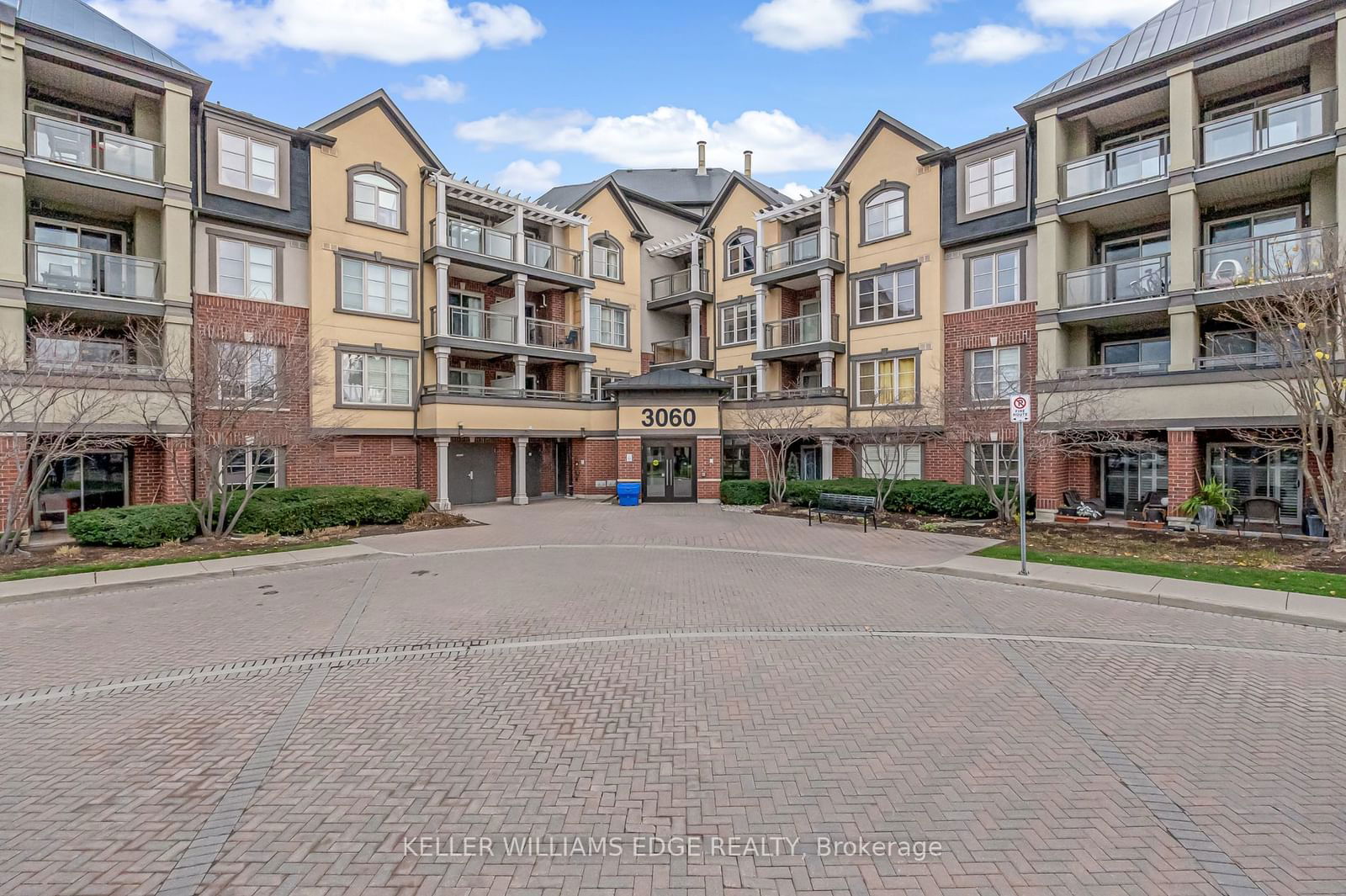 Condo for lease at 401-3060 Rotary Way, Burlington, Alton, L7M 0G9 - MLS: W11970308