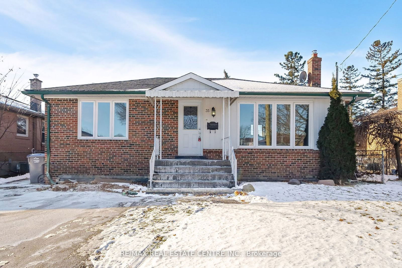 Detached House for sale at 35 Edgemont Drive, Brampton, Brampton North, L6V 1K9 - MLS: W11970326