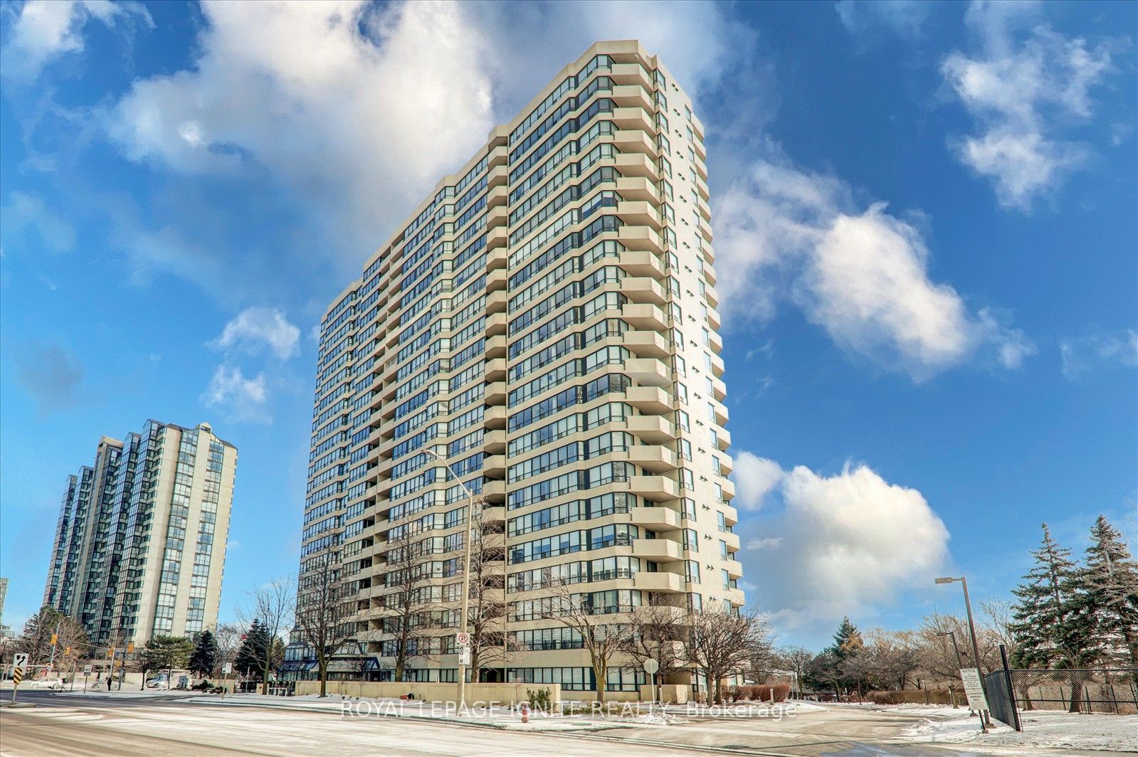 Condo for sale at 1505-400 Webb Drive, Mississauga, City Centre, L5B 3Z7 - MLS: W11970406