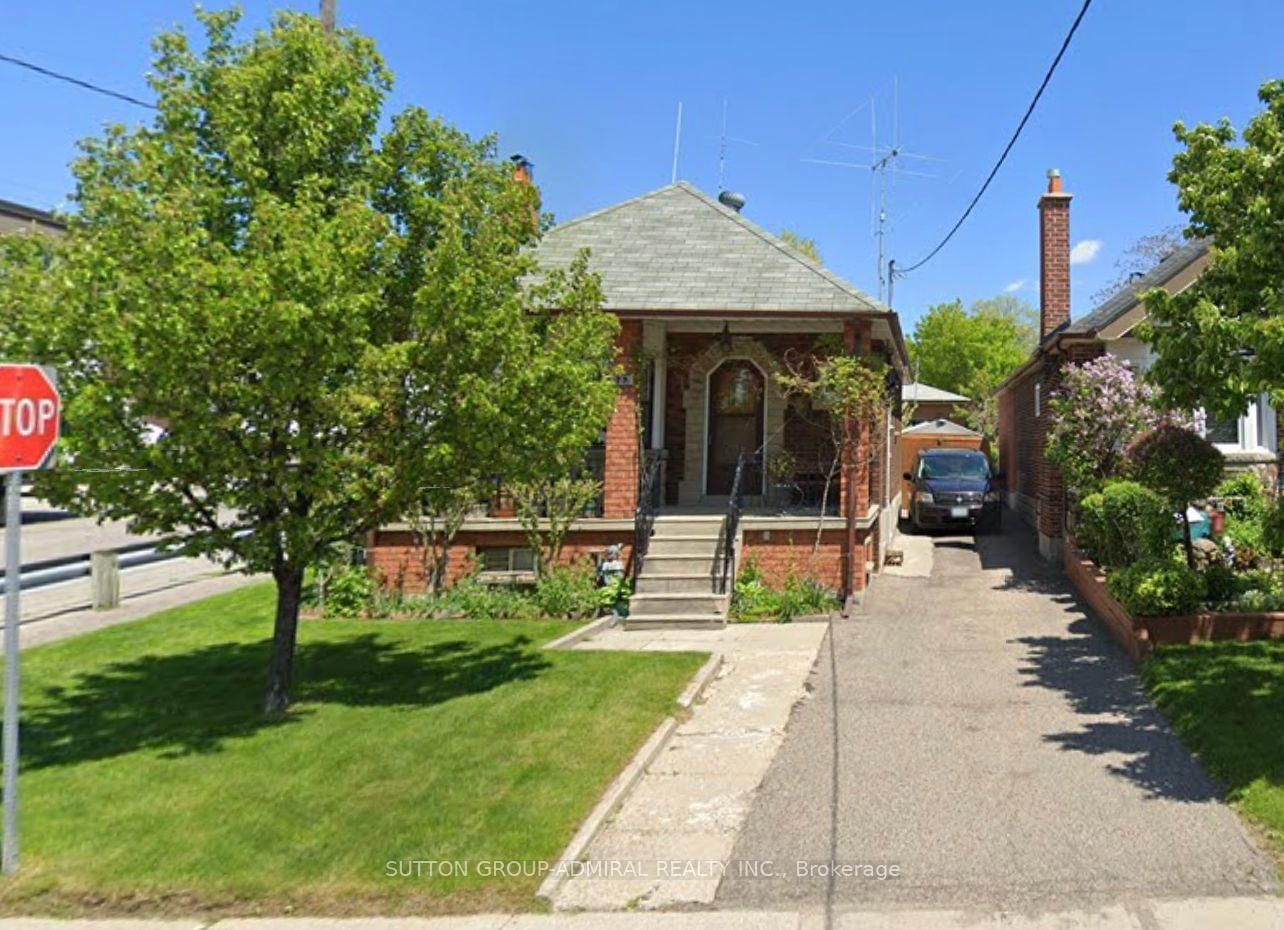 Detached House for sale at 77 Chamberlain Avenue, Toronto, Briar Hill-Belgravia, M6E 4J9 - MLS: W11970420