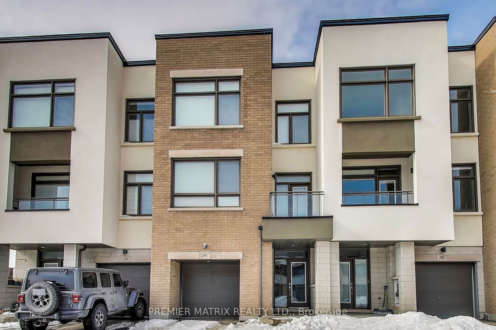 Townhouse leased at 241 Wheat Boom Drive, Oakville, Rural Oakville, L6H 7C3 - MLS: W11970427