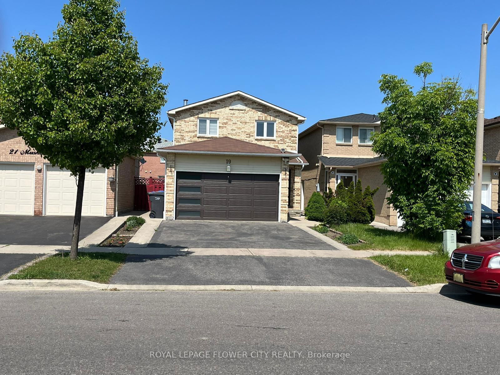 Detached House for lease at 19 Muskoka Street, Brampton, Heart Lake East, L6Z 3W3 - MLS: W11970525