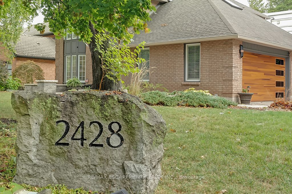 Detached House for sale at 2428 Lakeshore Road, Burlington, Brant, L7R 1C1 - MLS: W11971007