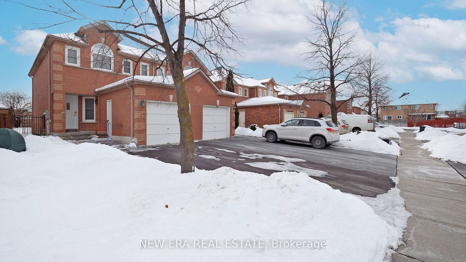 Semi-Detached House for sale at 17 Caruso Drive, Brampton, Fletcher's West, L6Y 5B1 - MLS: W11971418