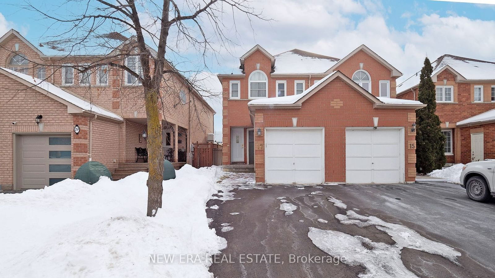 Semi-Detached House for sale at 17 Caruso Drive, Brampton, Fletcher's West, L6Y 5B1 - MLS: W11971418