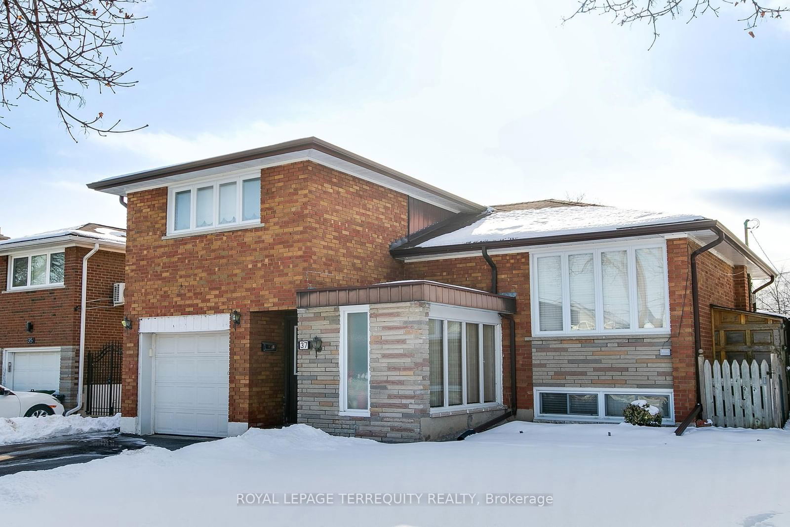 Detached House for sale at 37 Summitcrest Drive, Toronto, Willowridge-Martingrove-Richview, M9P 1H1 - MLS: W11971515