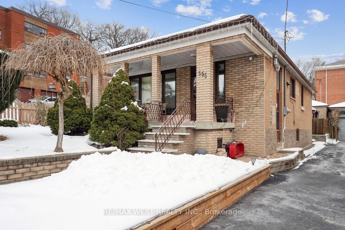 Detached House sold at 555 Silverthorn Avenue, Toronto, Keelesdale-Eglinton West, M6M 3J1 - MLS: W11971680