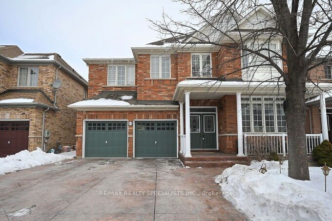 Detached House for sale at 5 SUMMERSHADE Street, Brampton, Bram East, L6P 2B9 - MLS: W11971734