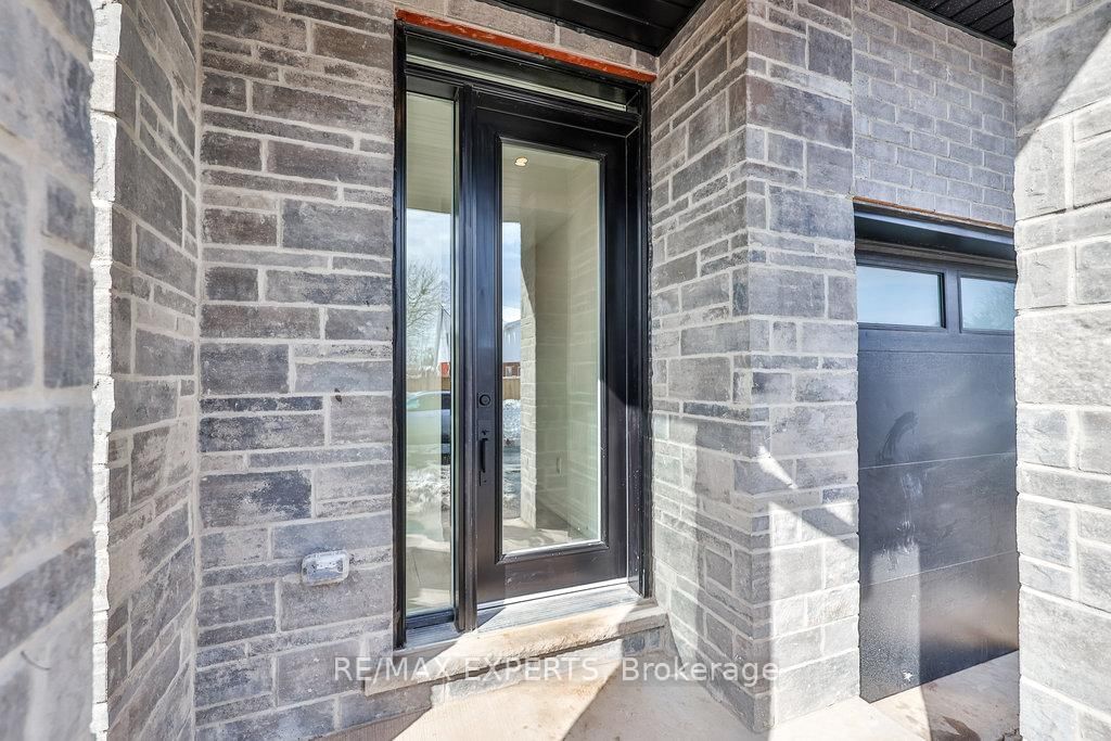 Townhouse for sale at 2154 Walker's Line, Burlington, Headon, L7M 3R9 - MLS: W11972032