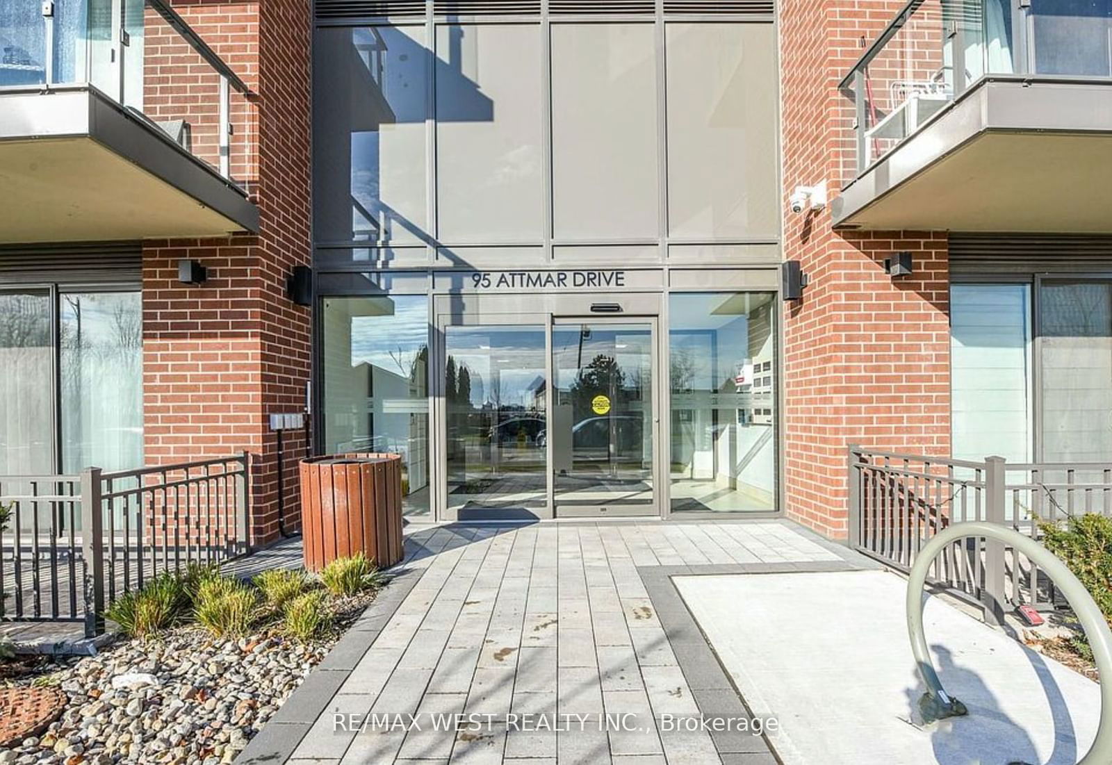 Condo for sale at 106-95 Attmar Drive, Brampton, Bram East, L6P 0Y6 - MLS: W11972048