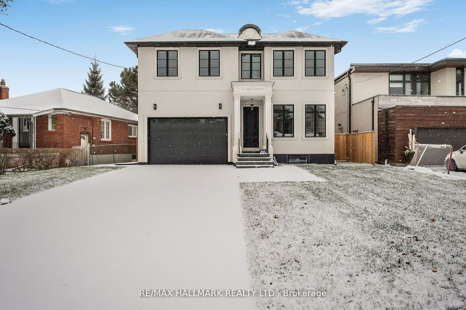 Detached House for sale at 42 Agar Crescent, Toronto, Islington-City Centre West, M9B 5A6 - MLS: W11972058