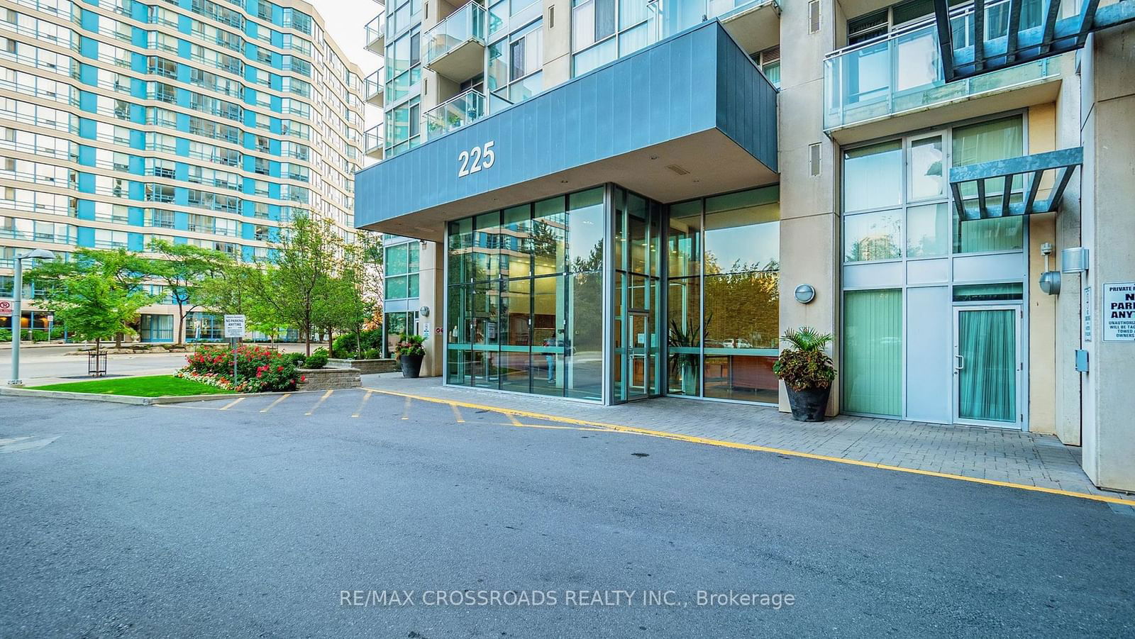 Condo sold at 608-225 Webb Drive, Mississauga, City Centre, L5B 4P2 - MLS: W11972333