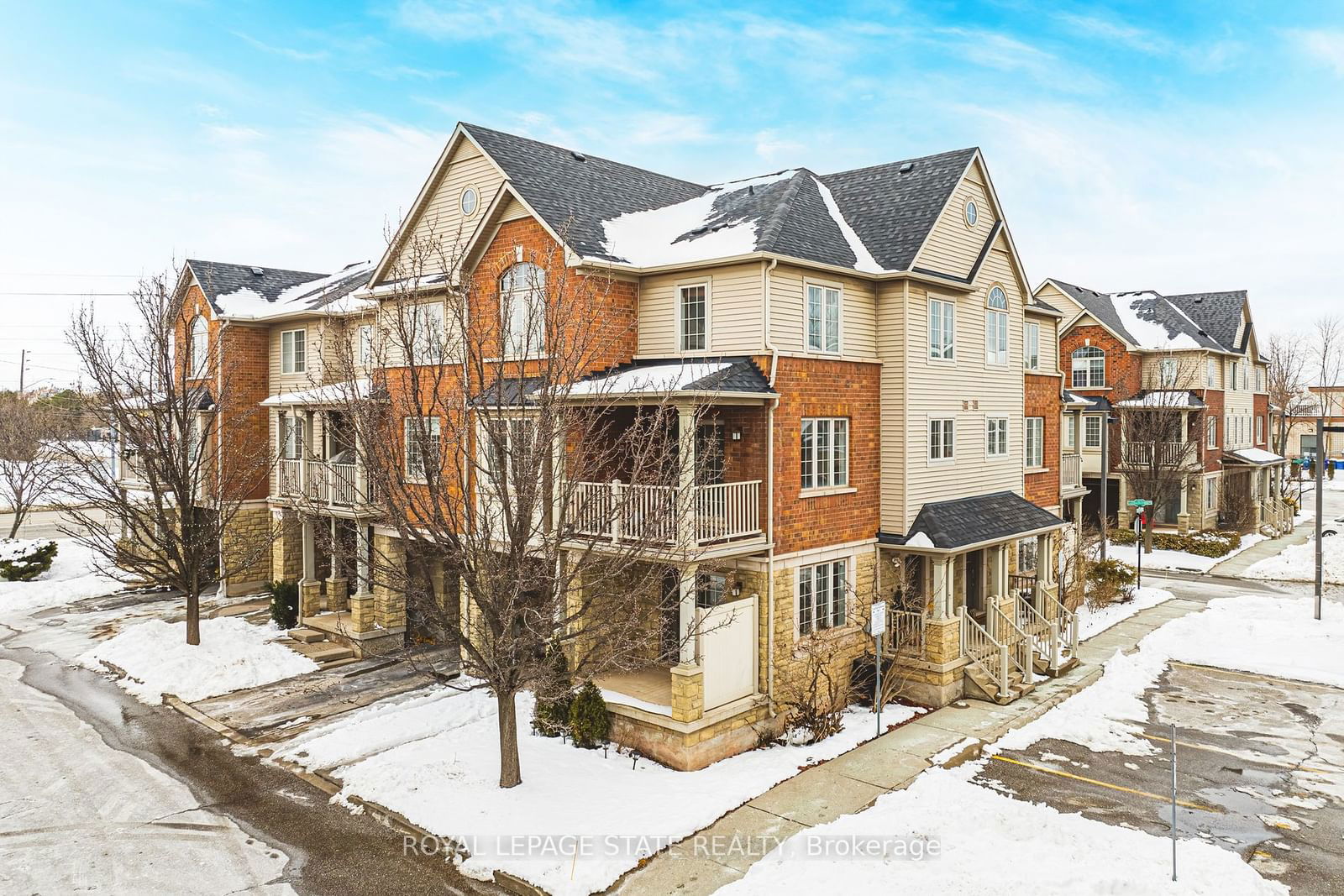 Townhouse for sale at 623 Mcconachie, Burlington, Shoreacres, L7L 0E1 - MLS: W11972343