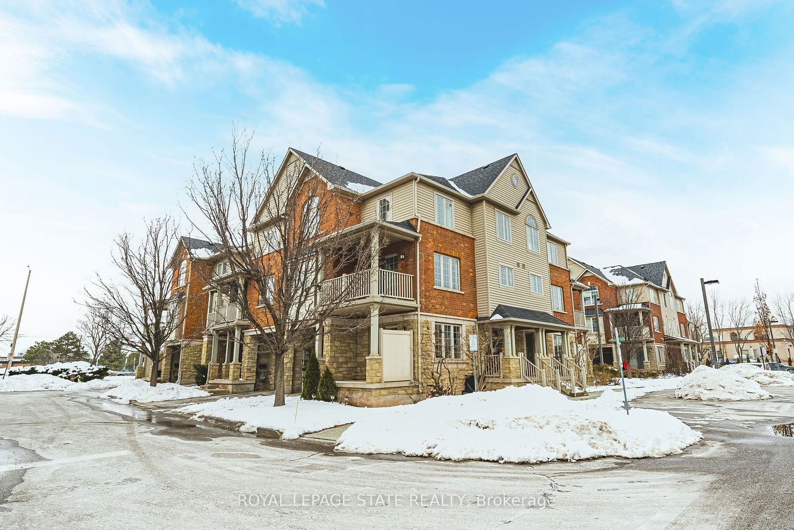 Townhouse for sale at 623 Mcconachie, Burlington, Shoreacres, L7L 0E1 - MLS: W11972343