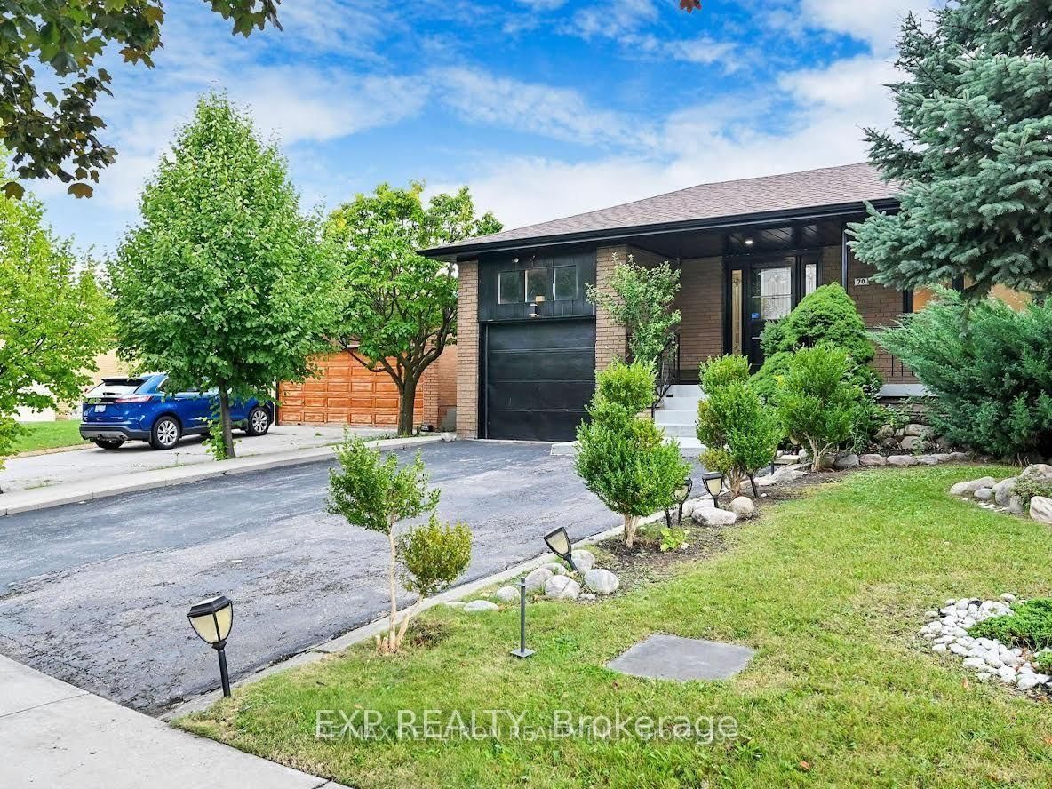 Detached House for lease at 70 Fulwell Crescent, Toronto, York University Heights, M3J 1Y3 - MLS: W11972387