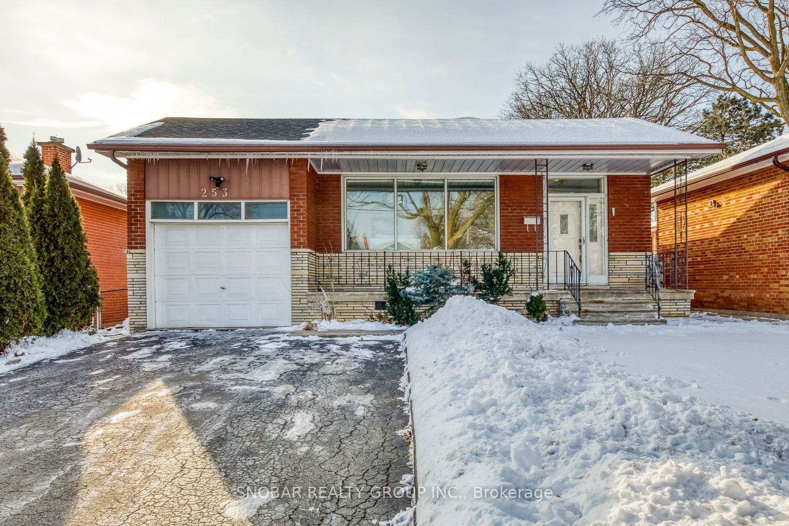 Detached House for sale at 253 The Westway Road, Toronto, Willowridge-Martingrove-Richview, M9R 1E9 - MLS: W11972450