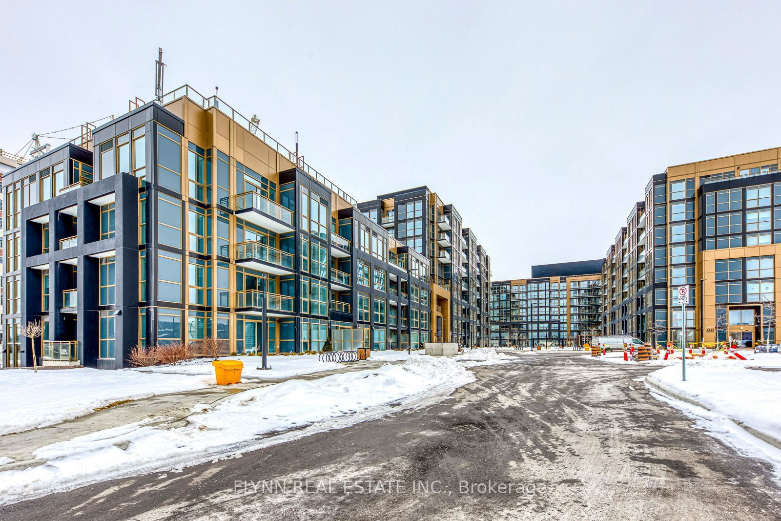 Condo for lease at 402-2333 Khalsa Gate, Oakville, West Oak Trails, L6M 0X7 - MLS: W11972760