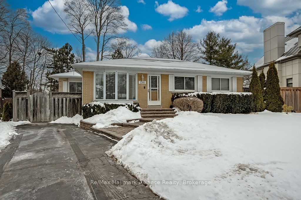 Detached House for sale at 1381 Constance Drive, Oakville, MO Morrison, L6J 2T8 - MLS: W11973054