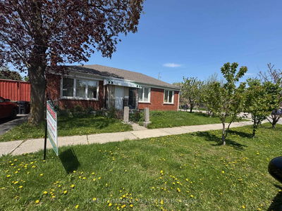 4 Coolhurst Dr, Toronto - Rexdale-Kipling