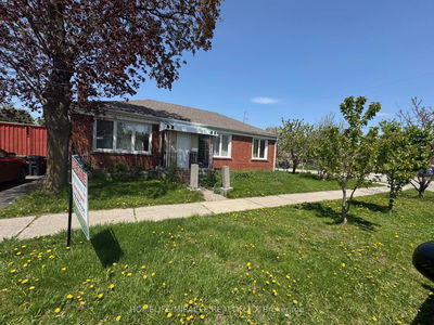 4 Coolhurst Dr, Toronto - Rexdale-Kipling image-0-2