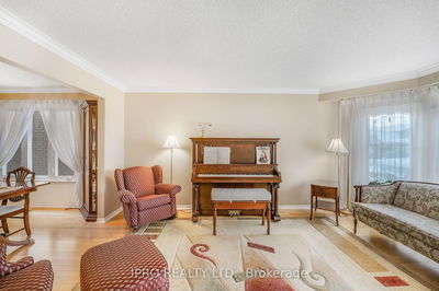 62 Newgreen Cres, Brampton - Westgate image-0-4