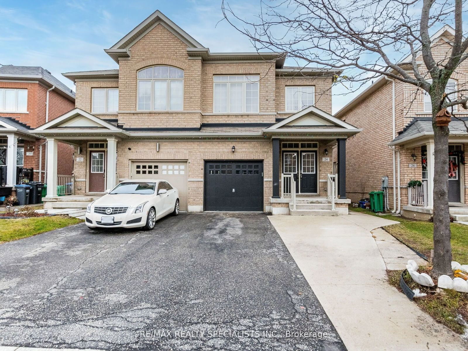 Semi-Detached House for sale at 24 Orangeblossom Trail, Brampton, Credit Valley, L6X 3B4 - MLS: W11973281