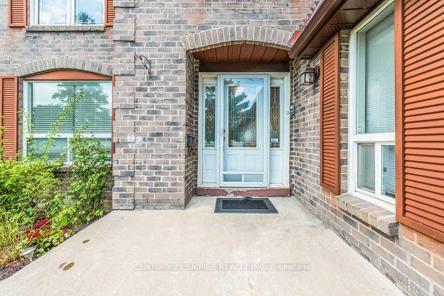 Detached House for lease at 52 MOFFATT Avenue, Brampton, Bram West, L6Y 2M8 - MLS: W11973350